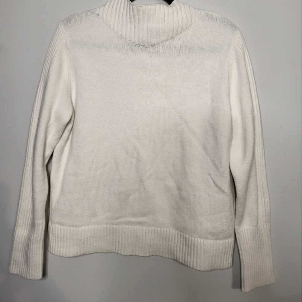 Banana Republic cozy sweater off white or beige detail wrist